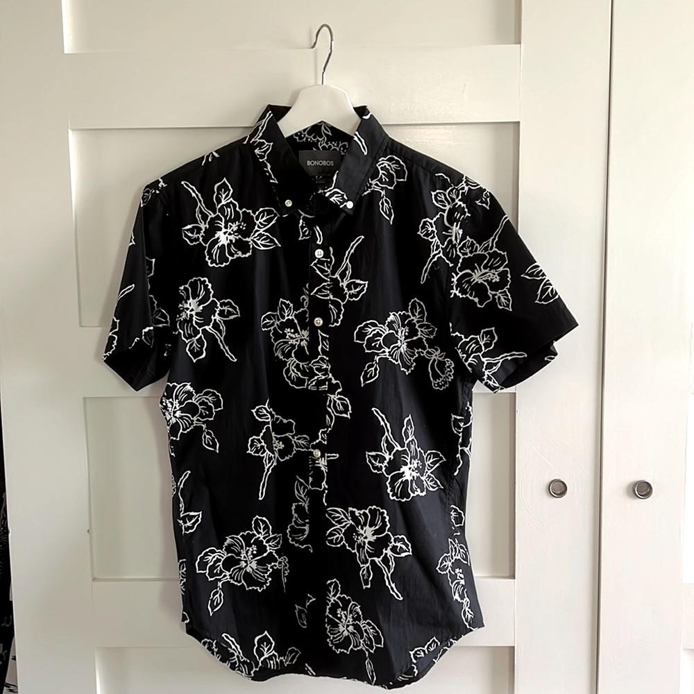 Bonobos Riviera Shirt. Black Floral.